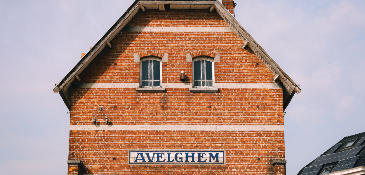  Avelgem - Oud stationsgebouw